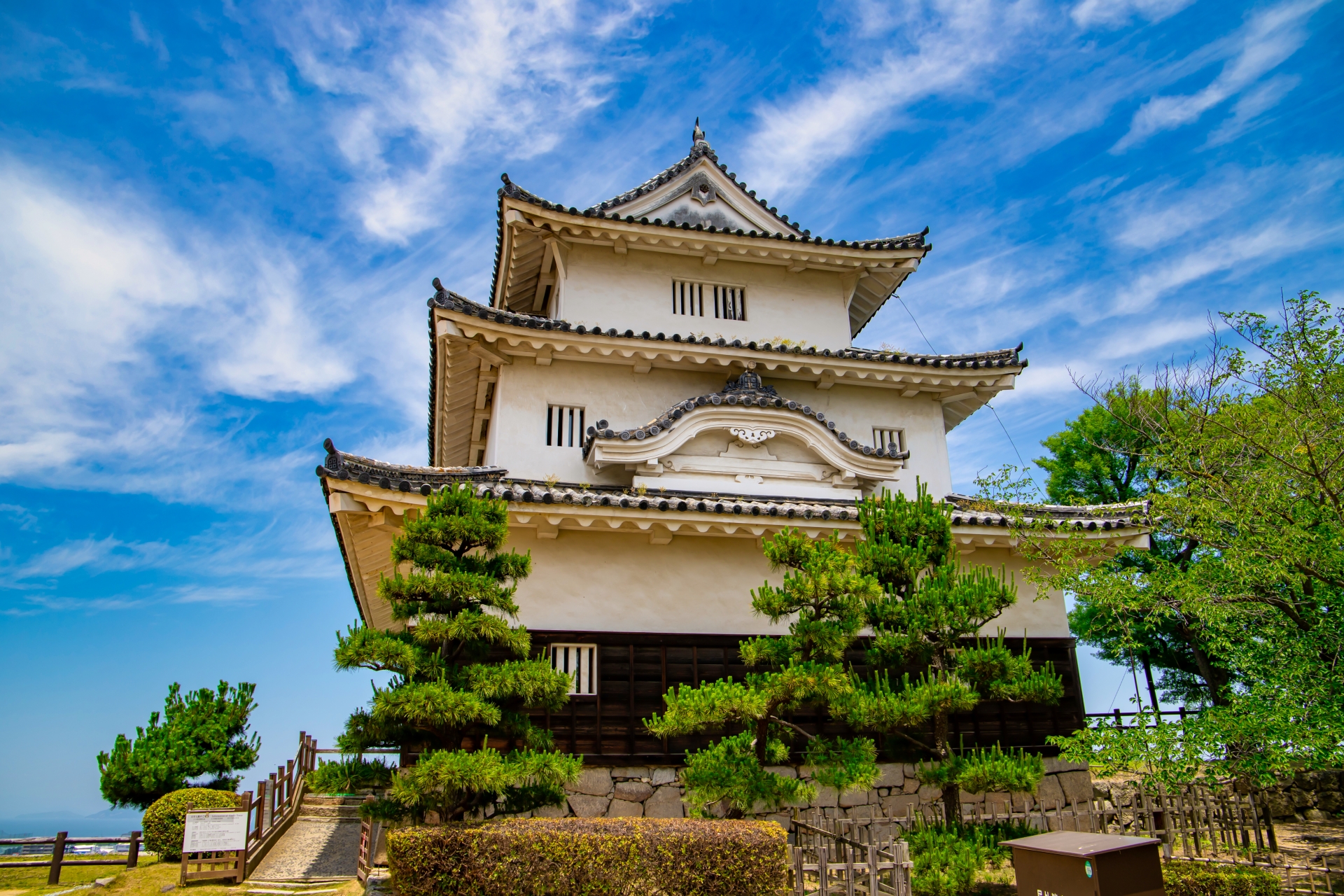 香川県の丸亀城